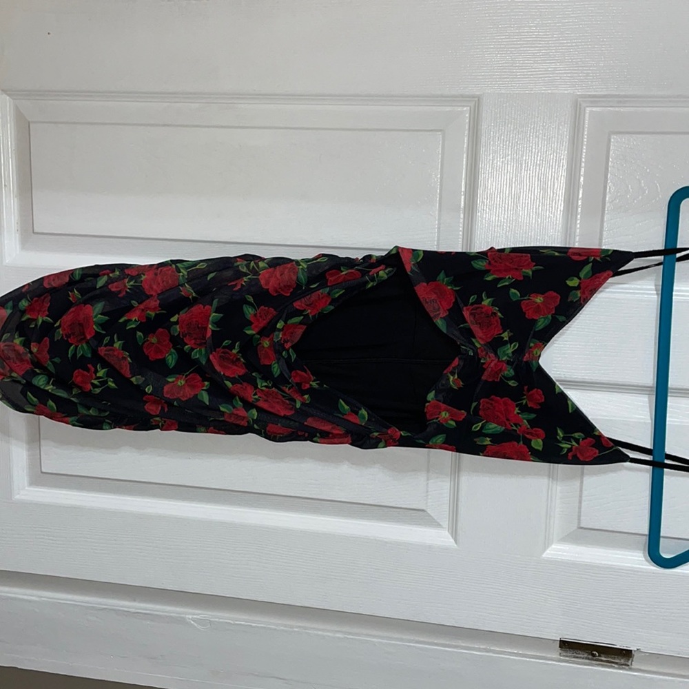 ItsNBD black and red rose right dress - small open front slit - never worn!